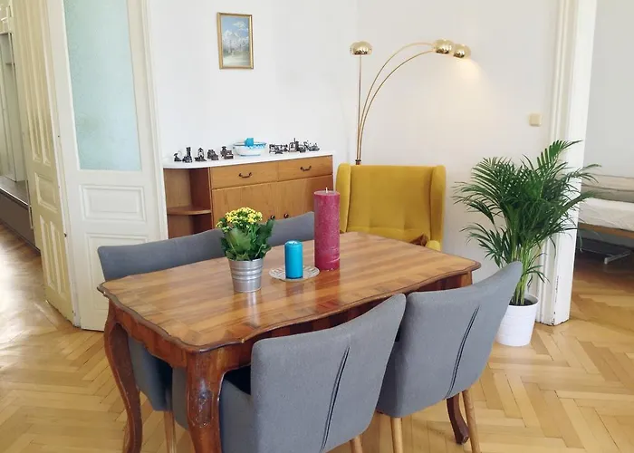Big Vintage Style Flat Near Schoenbrunn דירה וינה